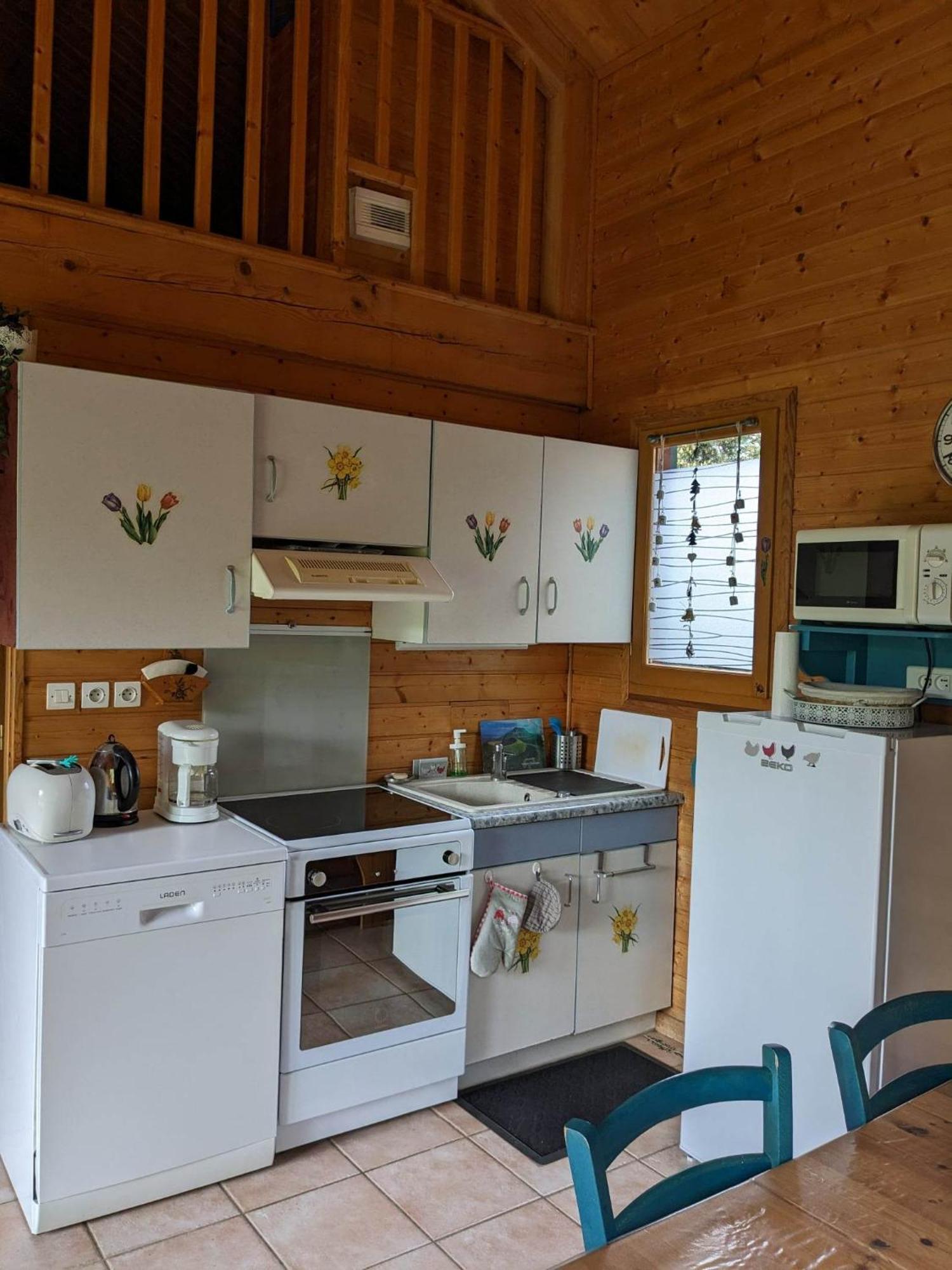 Les Chalets De La Vigne Grande Сен-Флорет Экстерьер фото