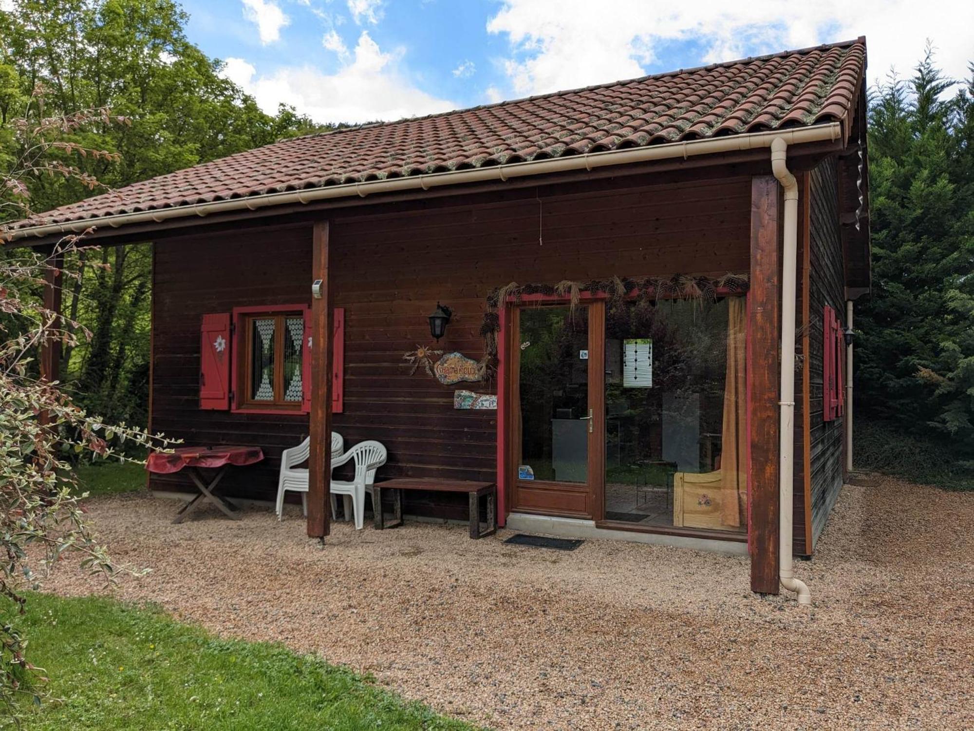 Les Chalets De La Vigne Grande Сен-Флорет Экстерьер фото